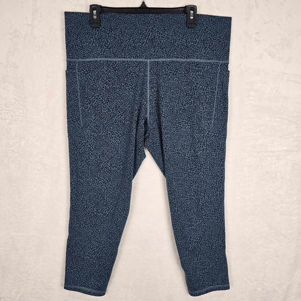 Athleta Salutation Stash II Textured Tight Blue Leopard Print Leggings 2X 631936